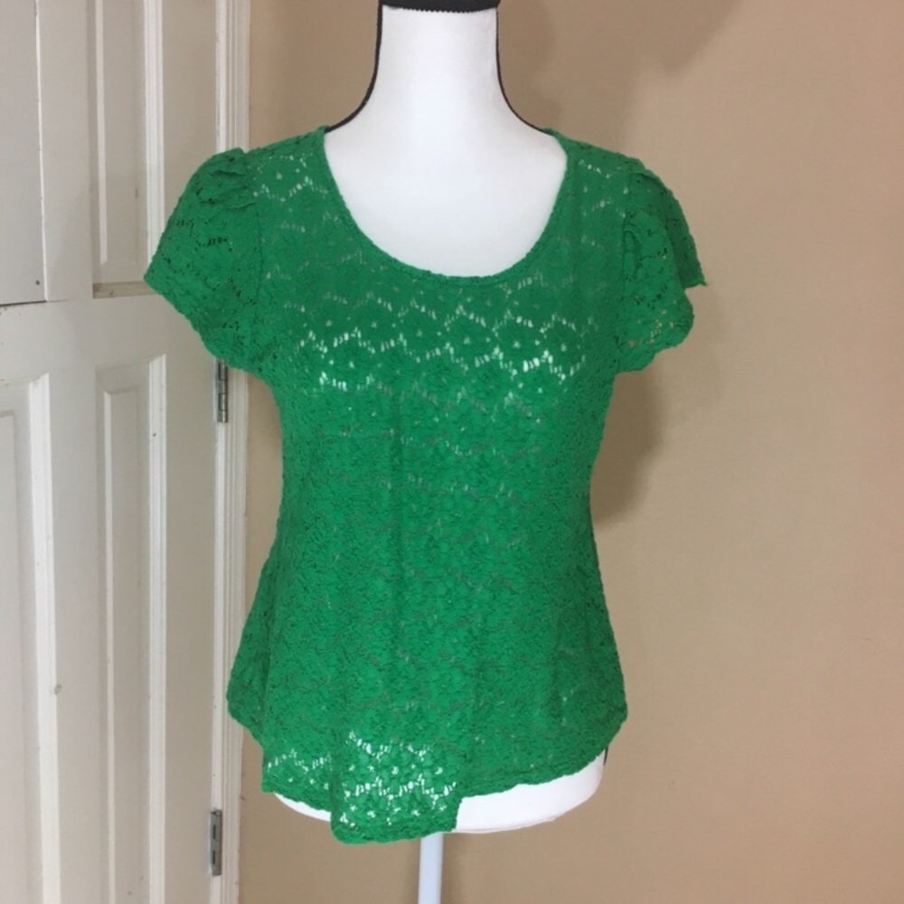 Lace short sleeved top with rhinestone buttons